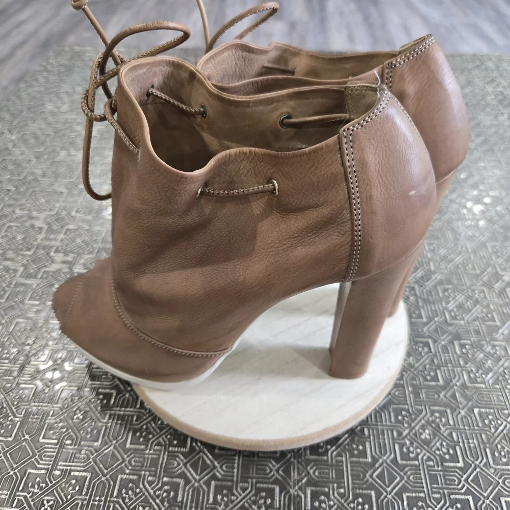 🐢 Fendi Peep Toe Heels 4.5" Soft Leather! Size 38EUR 7.5-8 US - Picture 14 of 17